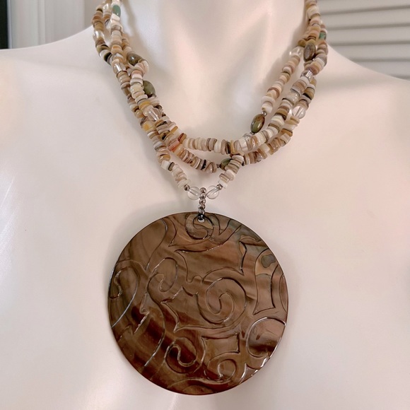 Jewelry - Knockout Carved Shell Medallion Necklace